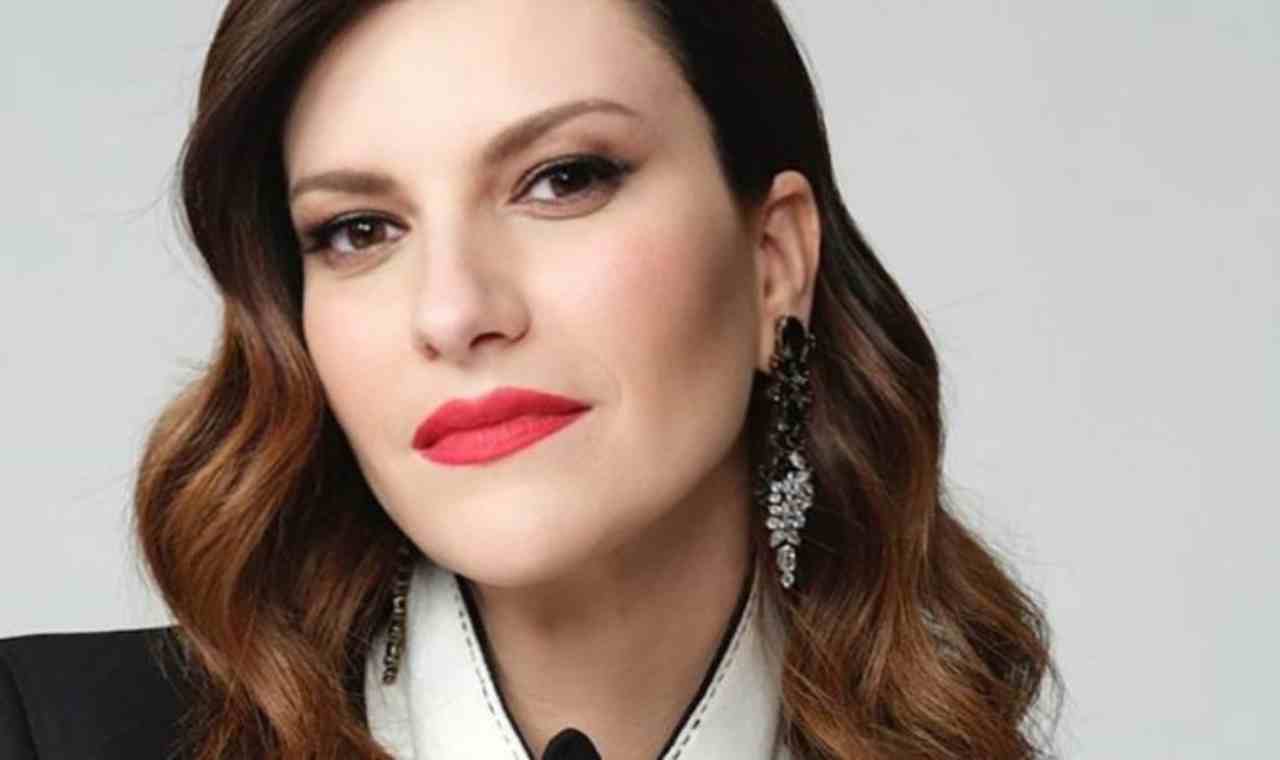 Laura-Pausini-Paolo-Carta-political24