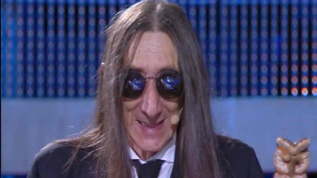 Lo Iettatore Di Avanti Un Altro Video