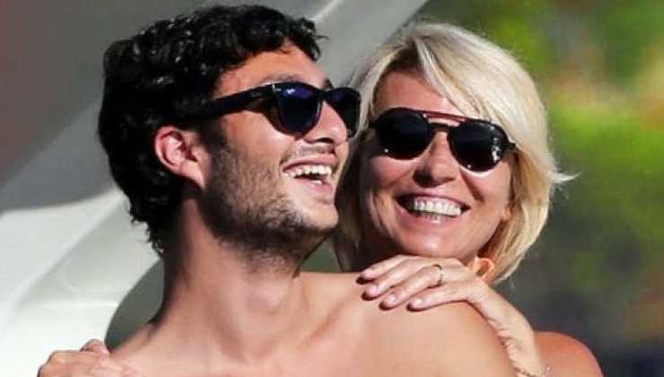 maria-de-filippi-figlio-yatch-political24