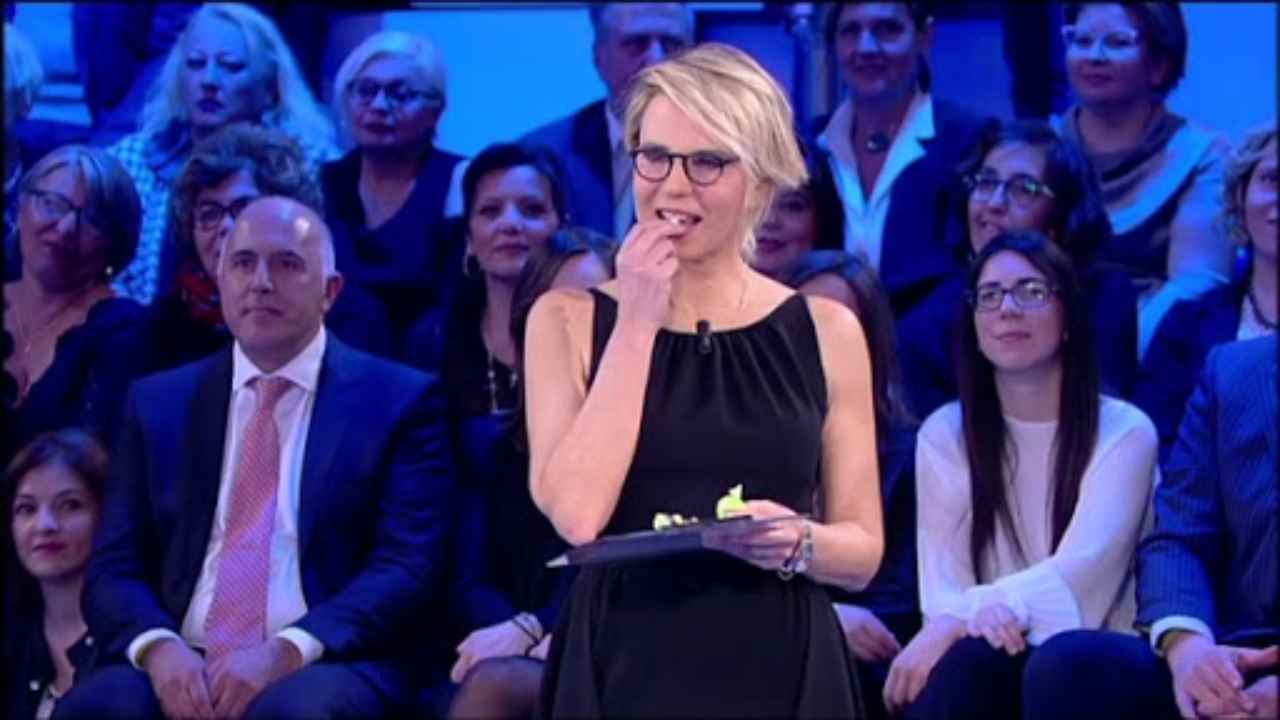 maria-de-filippi-caramelle-political24