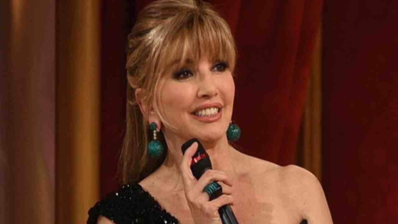 milly carlucci casa political24