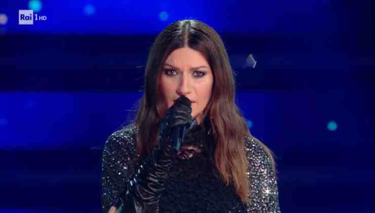 Laura Pausini vizio Political24