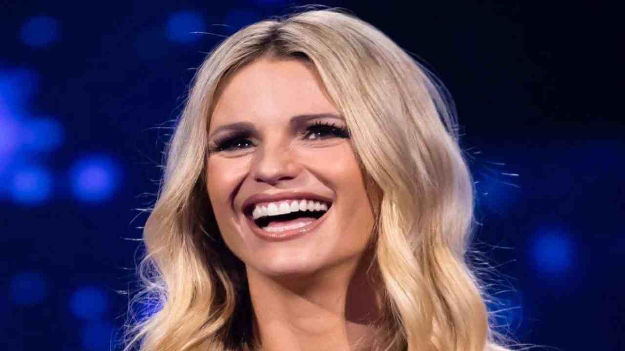 Michelle Hunziker fan Political24