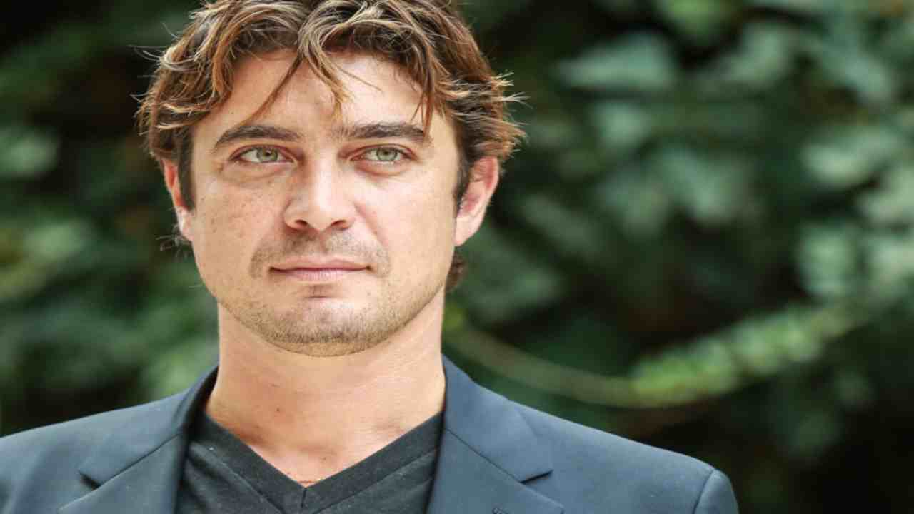 Riccardo Scamarcio moglie Political24