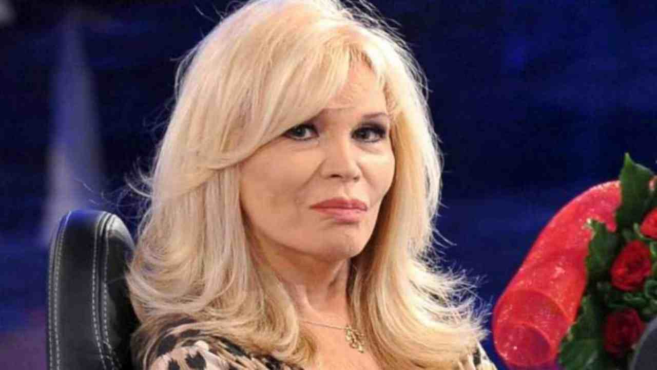 Amanda Lear segreto Political24