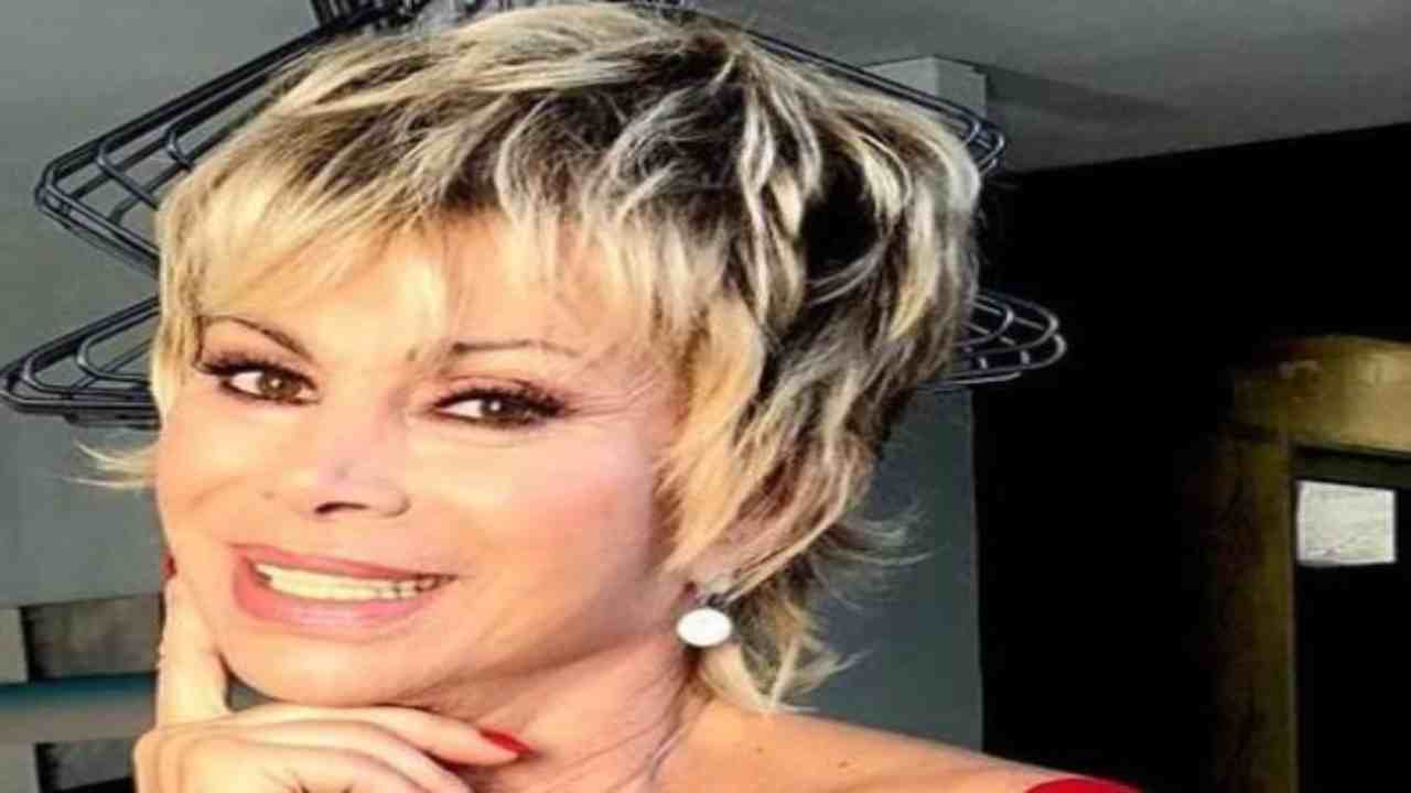 carmen russo originale - political24