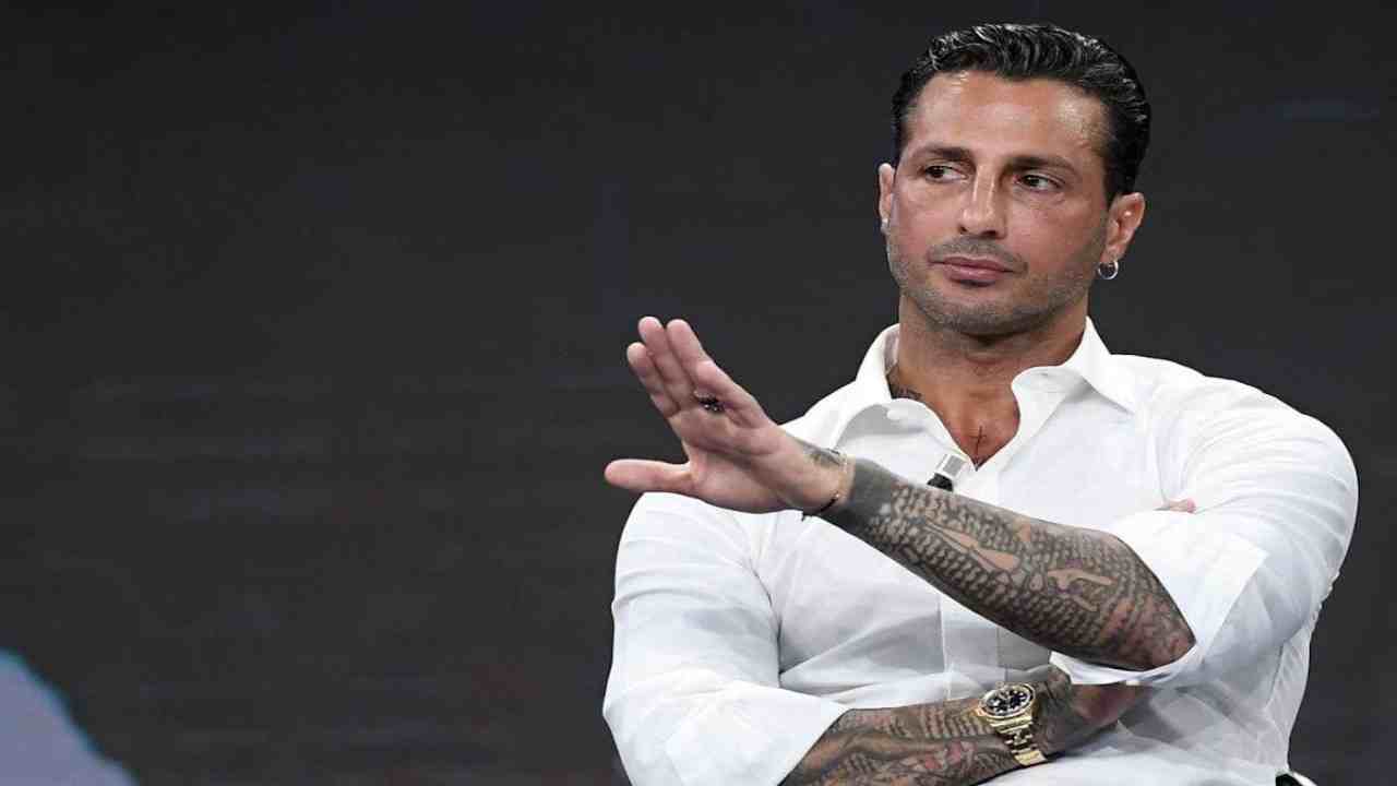 Fabrizio Corona contro vip del grande fratello vip-Political24