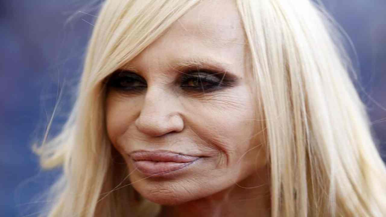 Donatella Versace la trasformazione-Political24