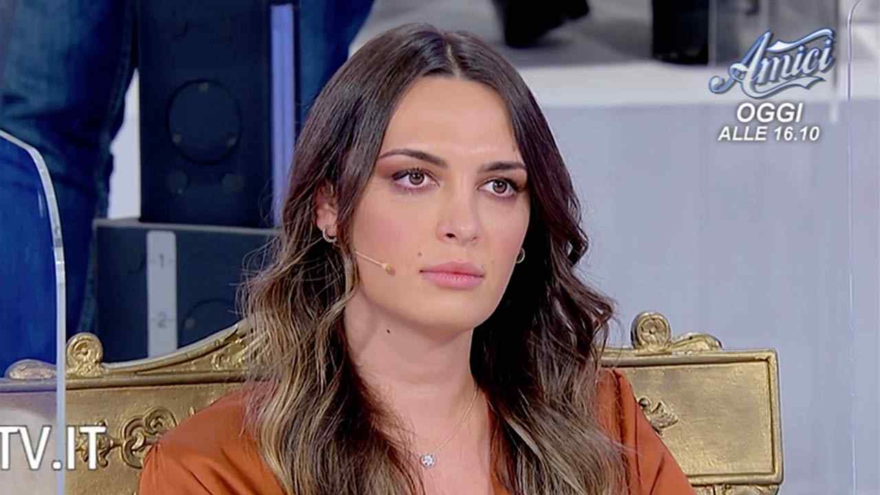 Andrea Nicole uomini e donne Political24 