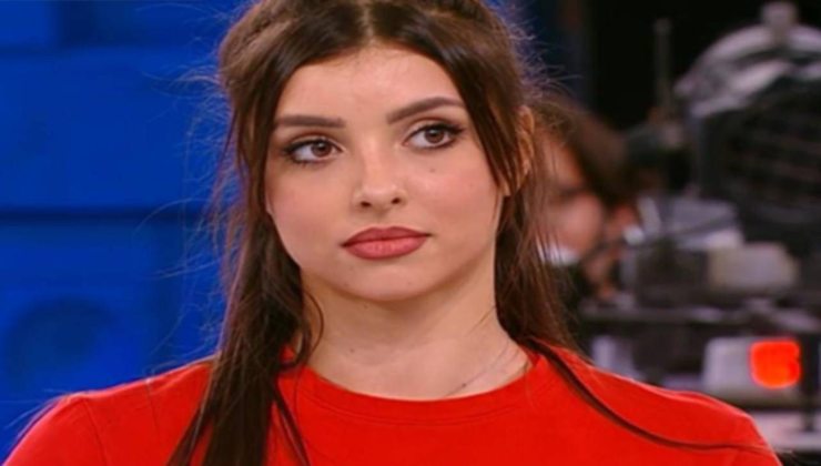 Amici, maglia sospesa per una ballerina - Political24