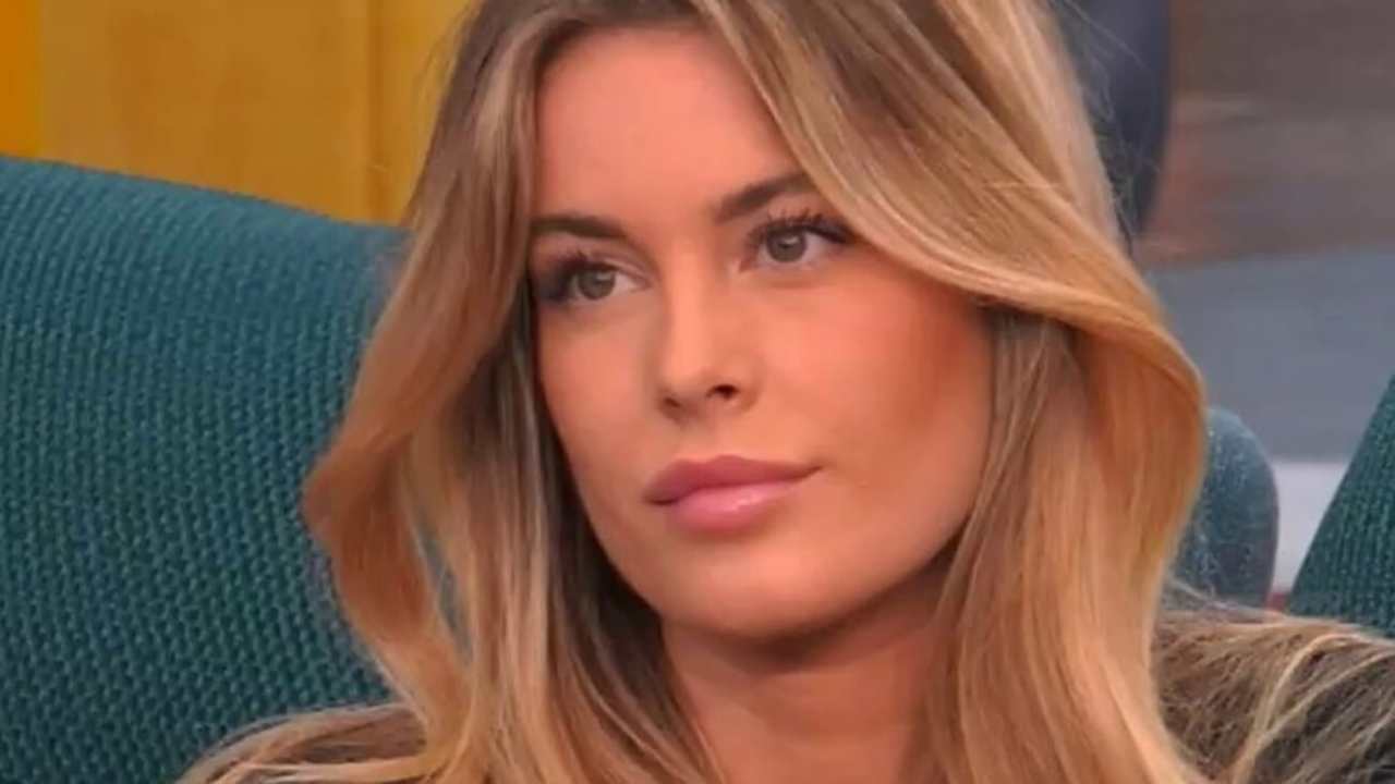 Sophie Codegoni al naturale -Political24