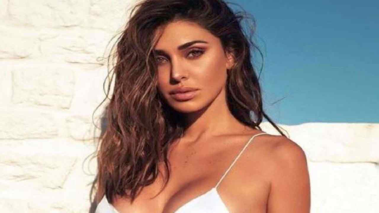 Belen Rodriguez baccata con ex- Political24