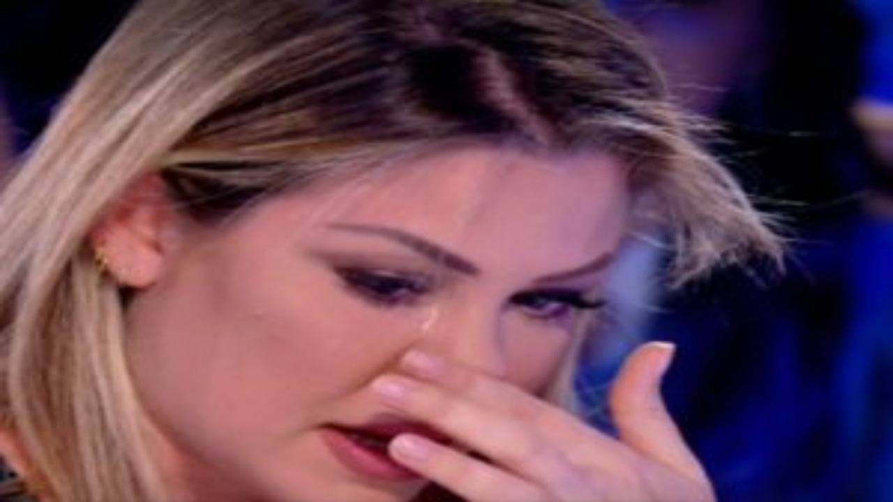 Costanza Caracciolo piange-Political24
