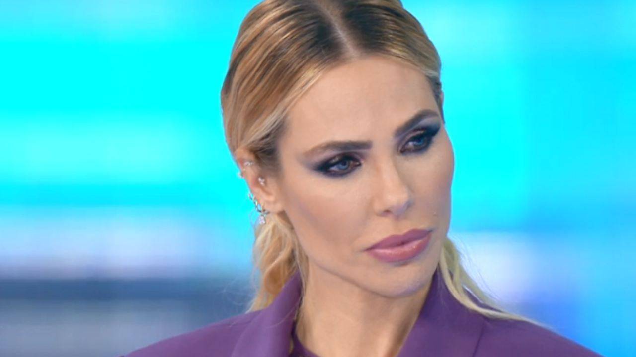 Ilary Blasi-Political24