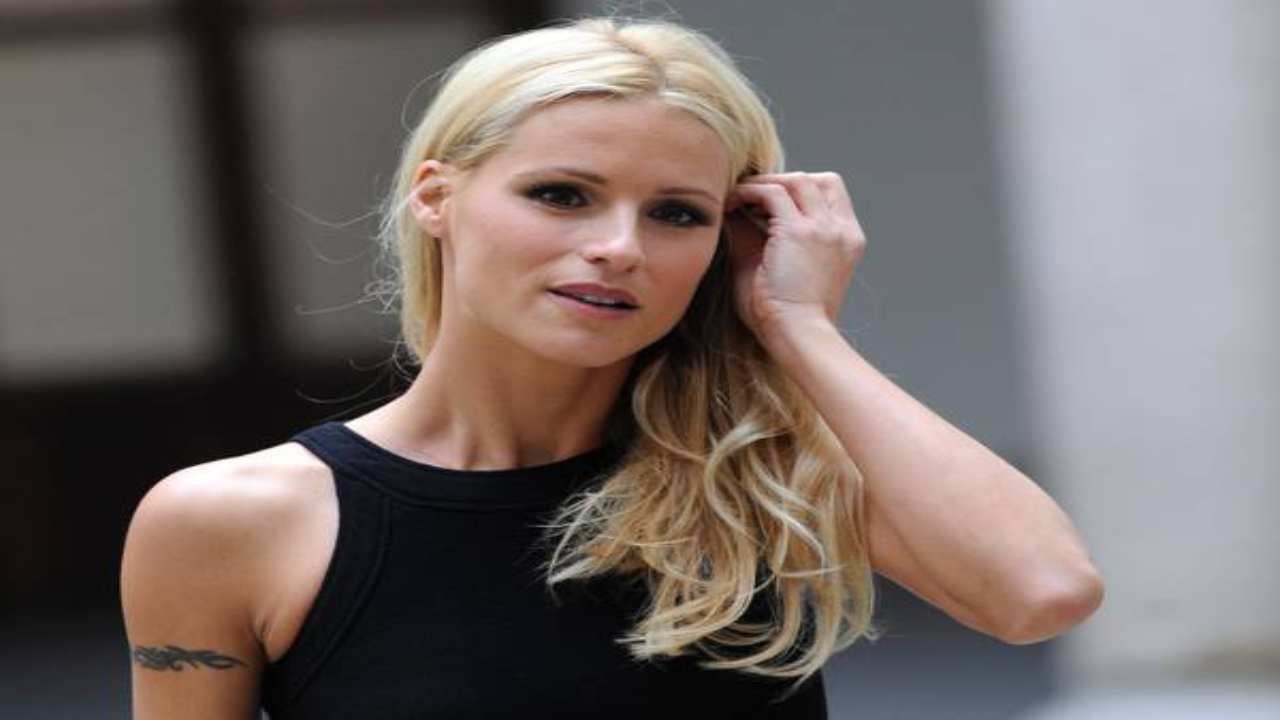 michelle hunziker beccata nel lettone trussardi - political24