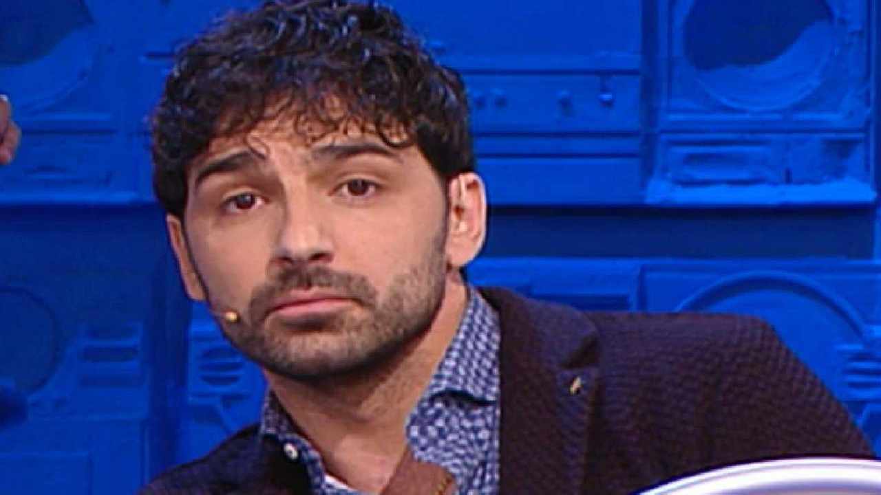 Raimondo Todaro beccato mezzo nudo Amici - Political24