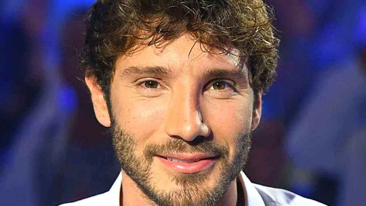 Stefano De Martino con un'altra donna? - Political24