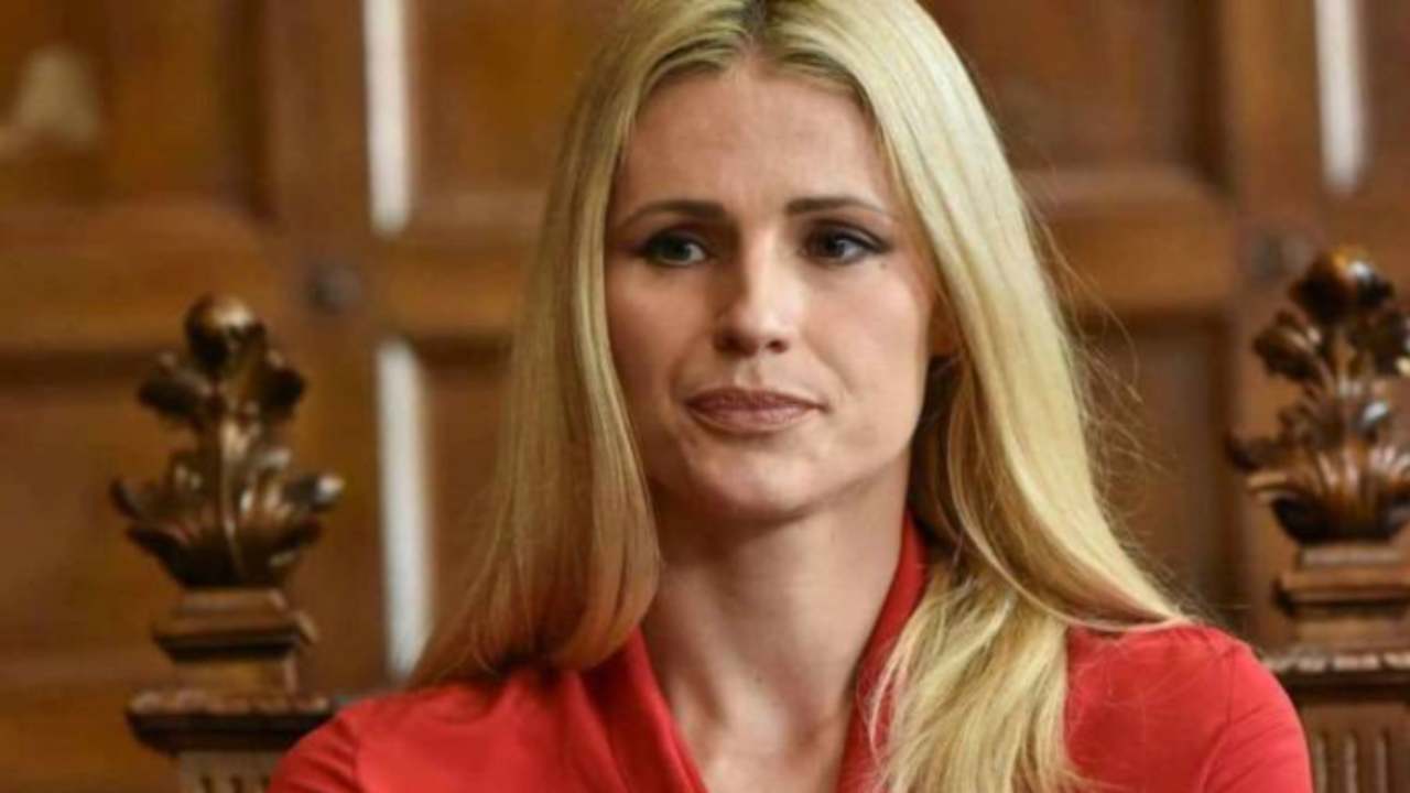 Michelle Hunziker setta Political24