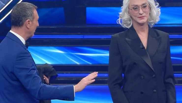 drusilla-foer-e-amadeus-sanremo-Political24.it