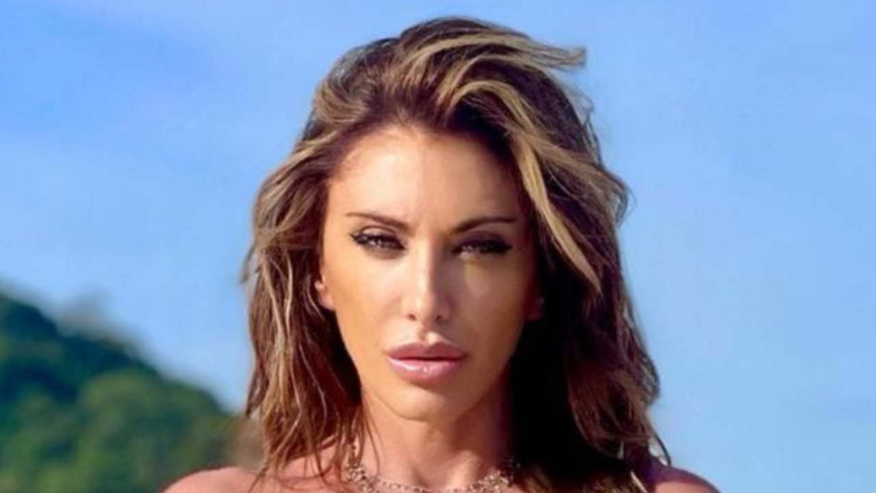 Sabrina-Salerno-stupenda-Political24.it