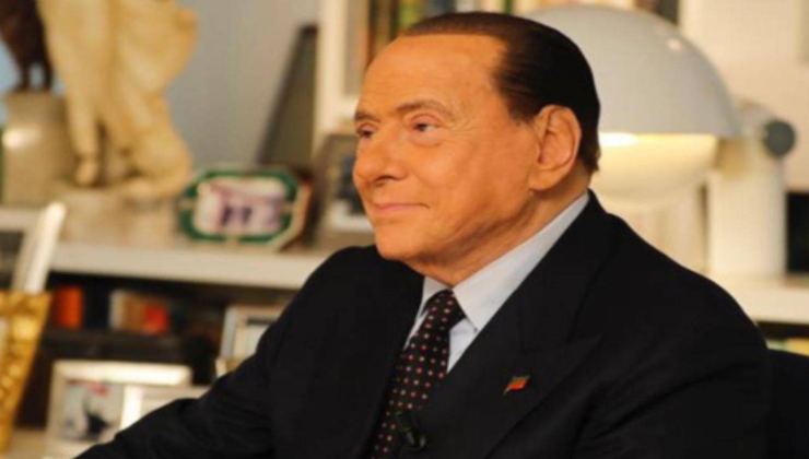 berlusconi gioiello a Pascale-political24