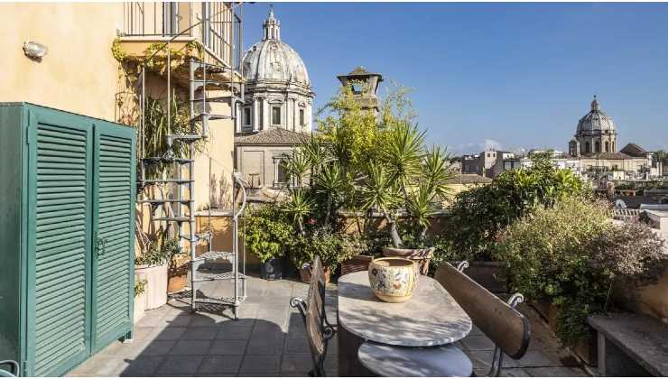 La casa di Emma Bonino a Roma