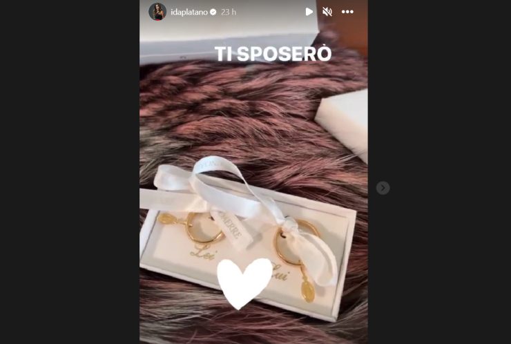 Fedi nuziali nella storia Instagram di Ida